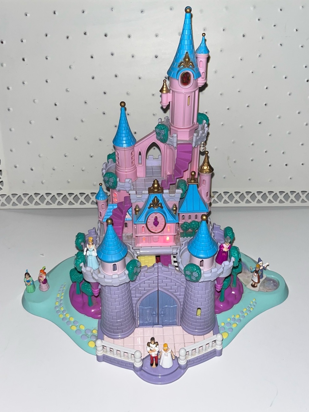 Vintage 1995 Polly Pocket Disney Cinderella's Enchanted Castle with figures - Picture 2 of 15